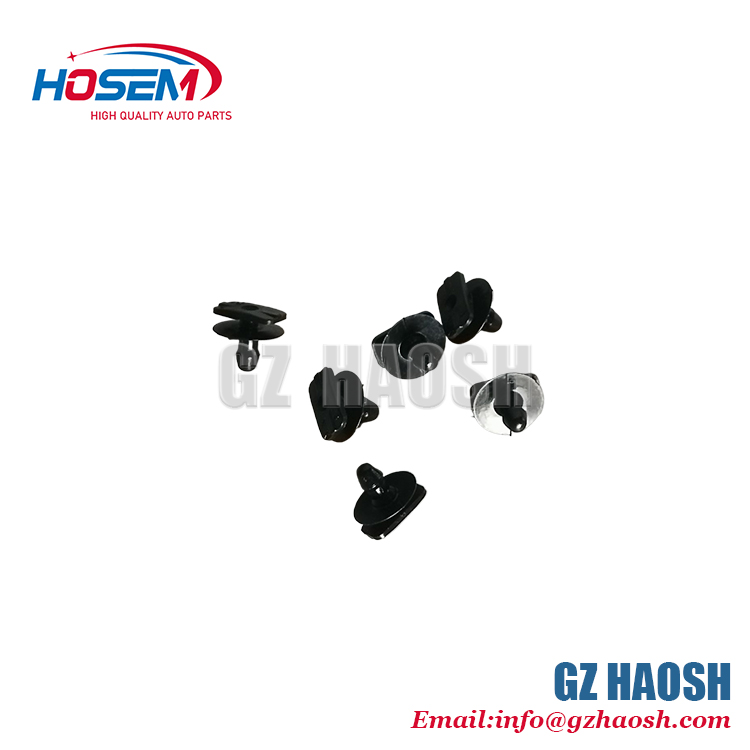 Isuzu Auto Parts Grille Corner Clip 8-97410739-0 Suitable For Isuzu 700P 4HK1